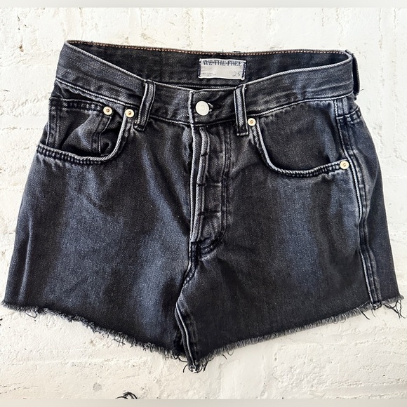 We The Free Charcoal Ivy Mid-Rise Jean Shorts Size 25 - Picture 1 of 4